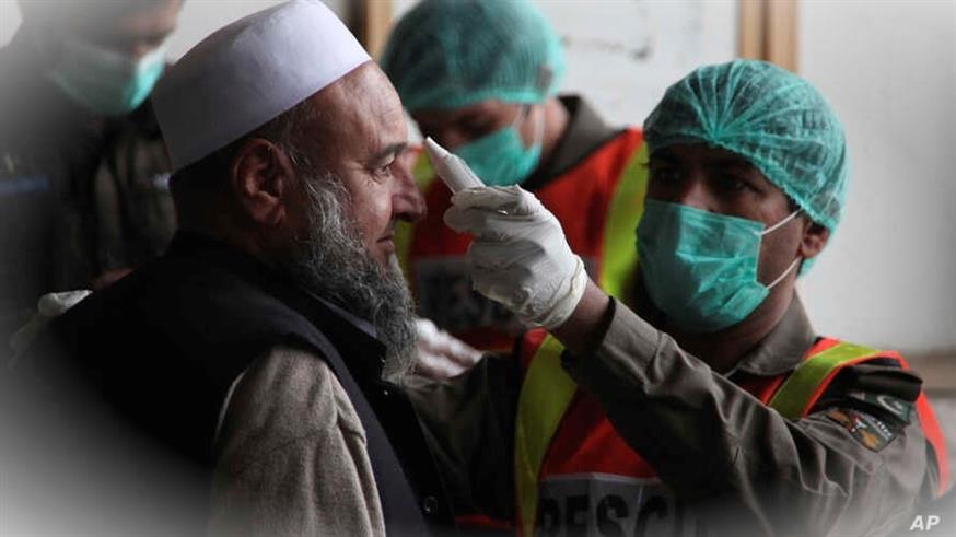 Le Pakistan va recevoir 56 millions de vaccins COVID19 dici a mars 9Q 1