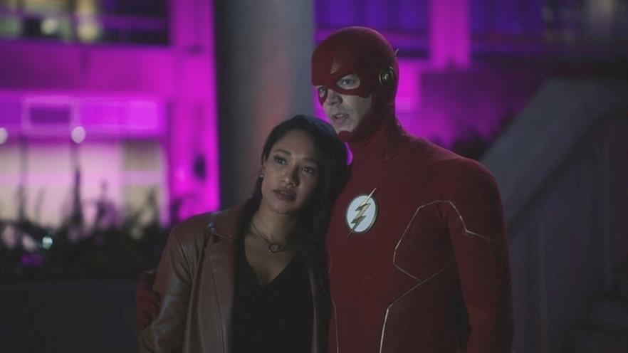 Iris vatelle mourir dans la saison 7 de The Flash OqAqSM5c 1 1