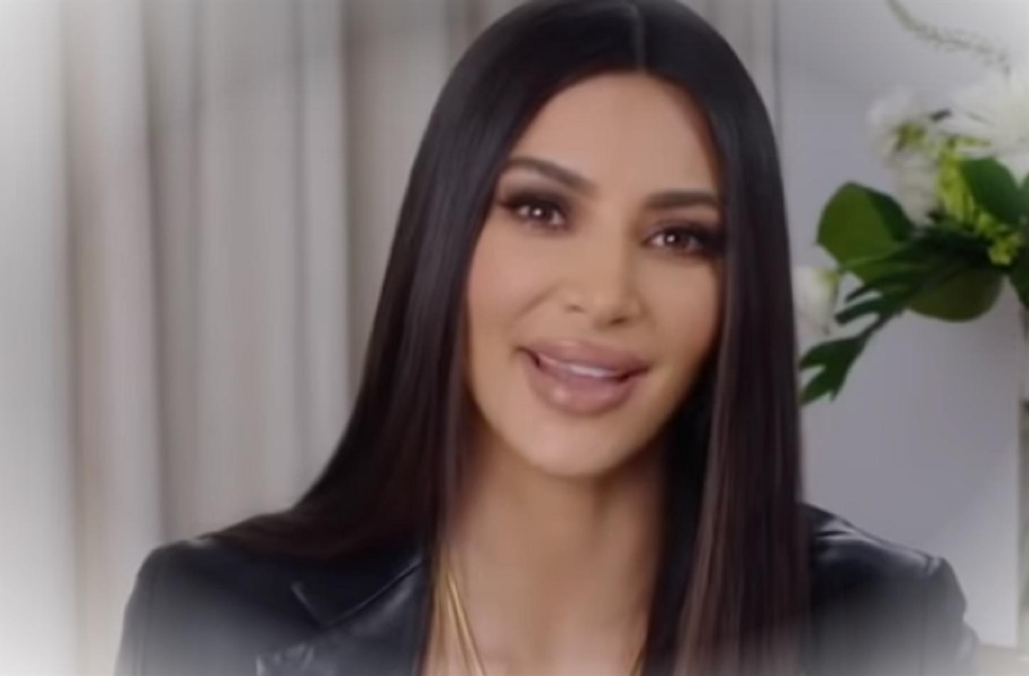 Kim Kardashian veut sortir a nouveau avec Kanye West et Irina ShaykXRYDMeq 1