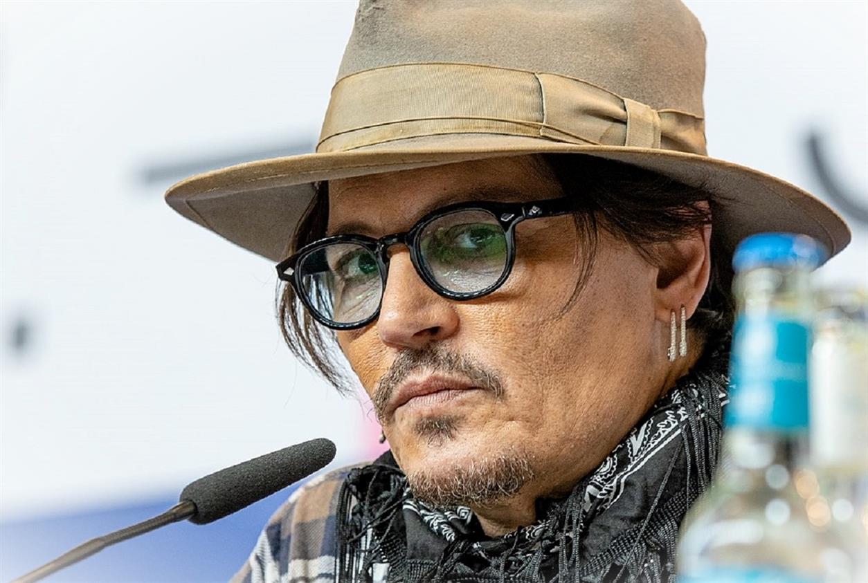Le manque dhygiene de Johnny Depp seraitil la raison pour laquelleBZSaWsK6 1
