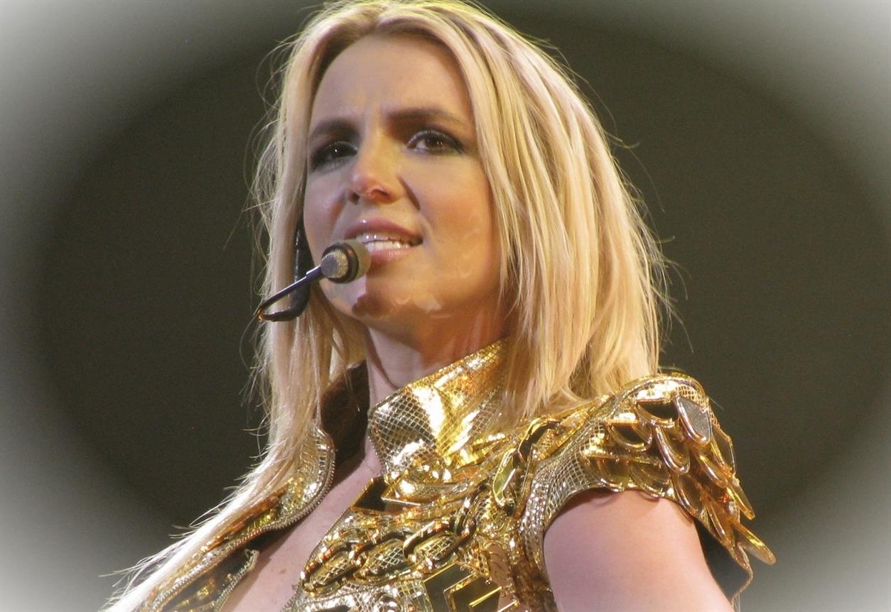 Britney Spears et Sam Asghari font des allusions au mariage un fans8d4C 1