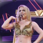 Britney Spears a fait un doigt dhonneur a fait des gestes differentsJIrER41x 4
