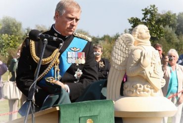 Prince Andrew Reportedly Feels Disrespected Dictated Over Dress1BbXc 36
